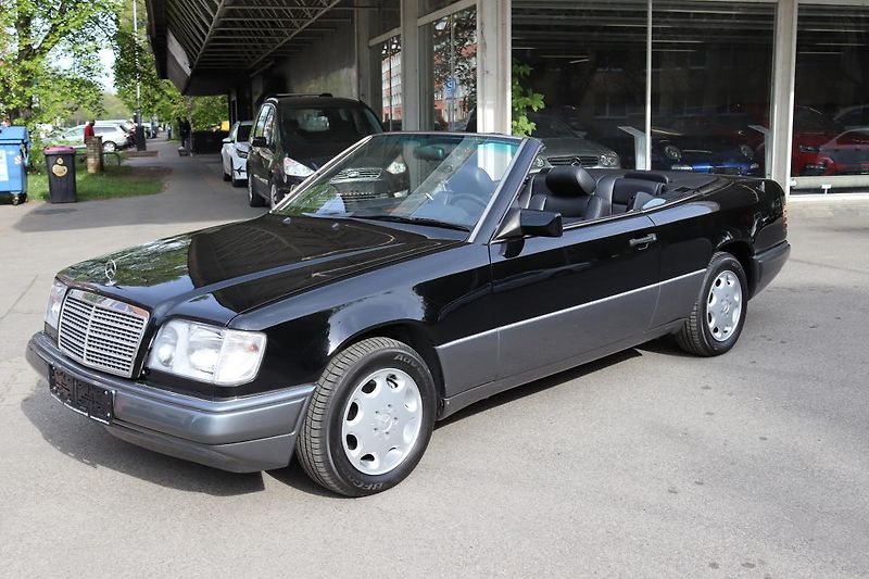 Mercedes-Benz 124 E320 CABRIO 162kW - fotka 44 z 50