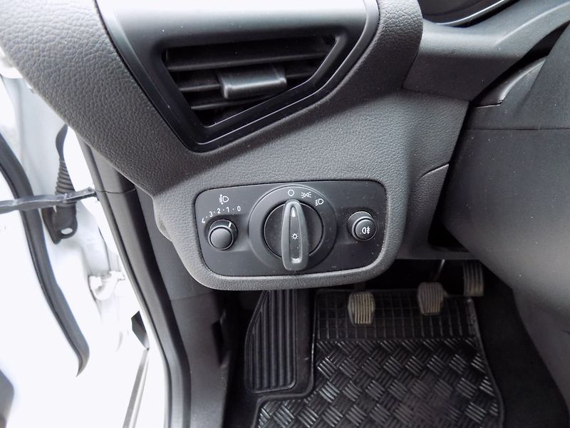 Ford C-MAX (2016) 1.0 Eco-Boost/ČR/Klimatizace/ - fotka 22 z 31