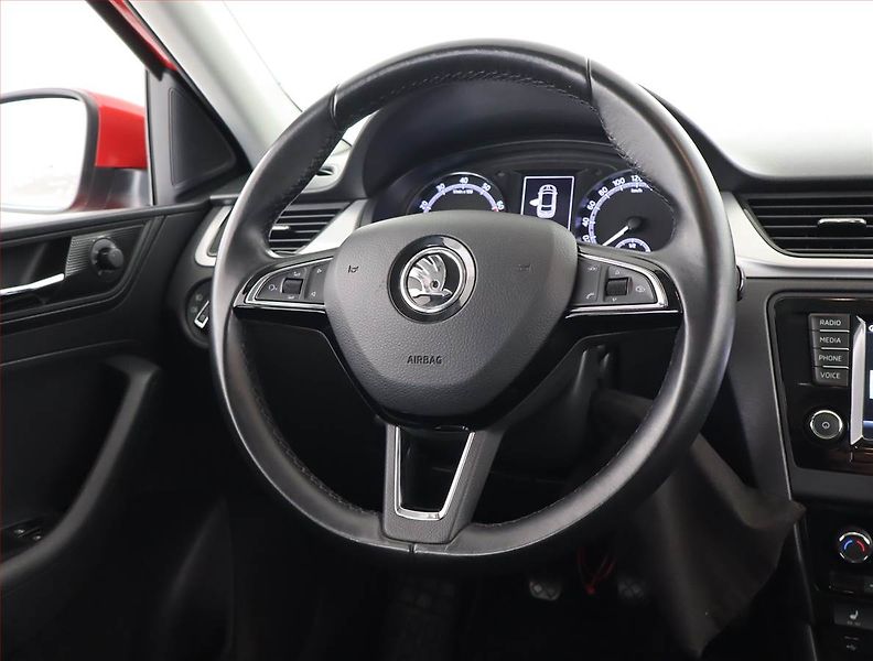 Škoda Rapid (2017) Spaceback 1.0 TSI, Navi - fotka 14 z 20