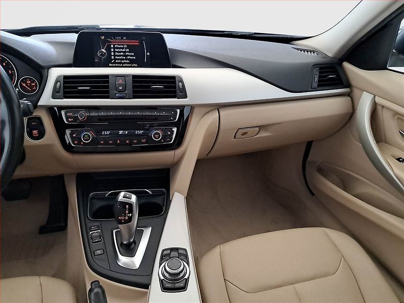 BMW Řada 3 (2015) Sport Line 320 d xDrive, 4X4 - fotka 8 z 21
