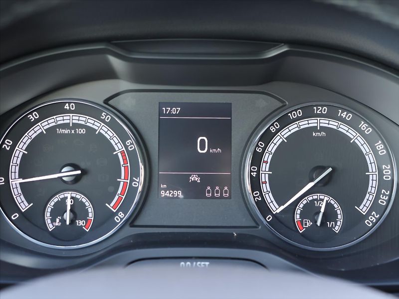 Škoda Karoq 1,0 TSI Soleil LED 1.Majitel - fotka 15 z 27