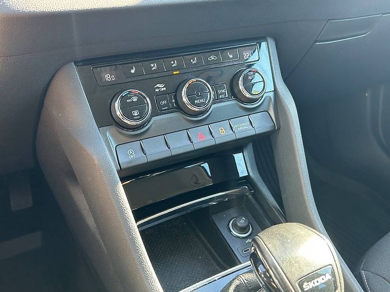 Škoda Karoq Ambition DSG 1,5TSI - fotka 17 z 22
