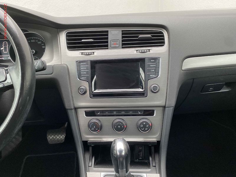 Volkswagen Golf (2013) 2.0 TDi, Comfortline, DSG - fotka 12 z 18