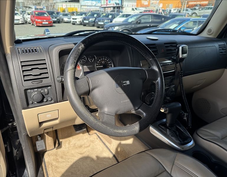 Hummer H3 3,5 AUT KŮŽE 4X4 STAN NAVIJÁK - fotka 9 z 39