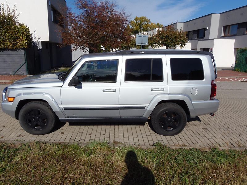 Jeep Commander (2007) 3.7 4x4 7 míst LPG n. nádrž - fotka 8 z 24
