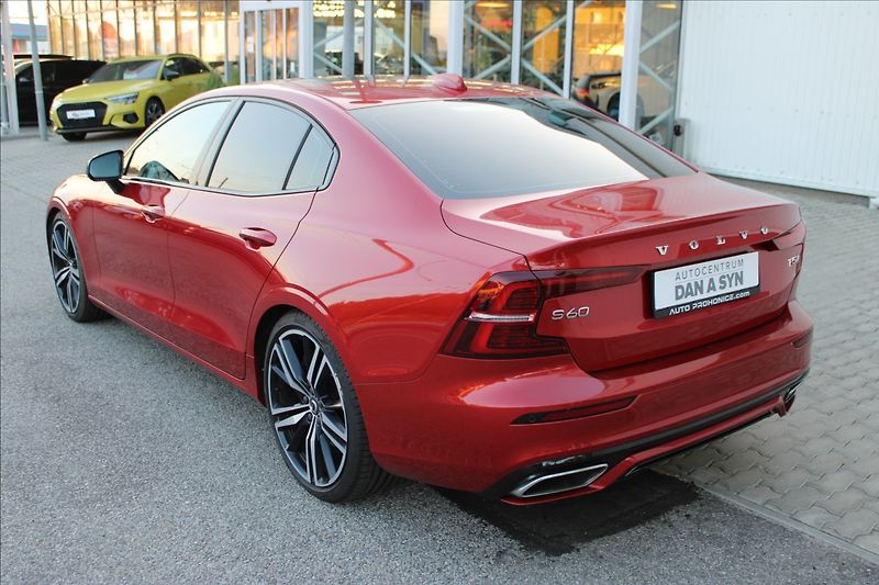 Volvo S60 2,0 T5 R-design - fotka 4 z 4