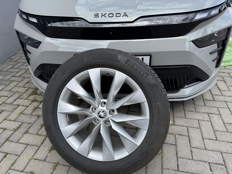 Škoda Enyaq (2025) RS 4x4 82 ČR ZÁRUKA 1 MAJITEL - fotka 34 z 35