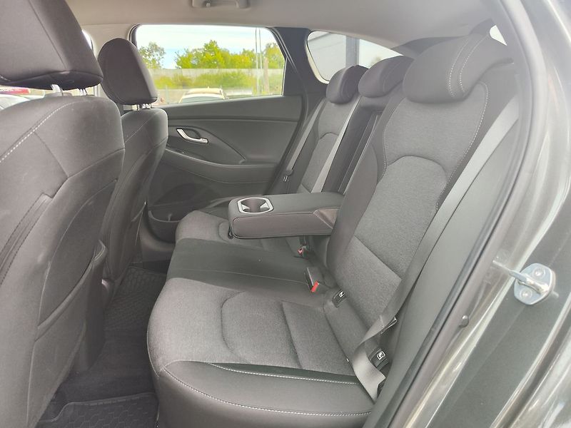 Hyundai i30 1.0 T-GDI/88kW Smart Navi DCT - fotka 10 z 33
