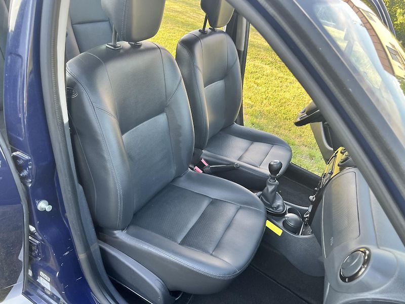 Dacia Duster 1.6 77KW,4x4,KLIMA,TZ,KůŽE - fotka 23 z 42