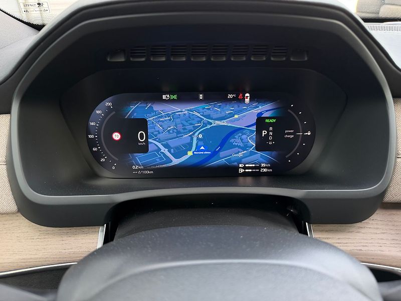 Volvo XC90 T8 PLUS, VZDUCH, 360°, 335kW - fotka 17 z 24