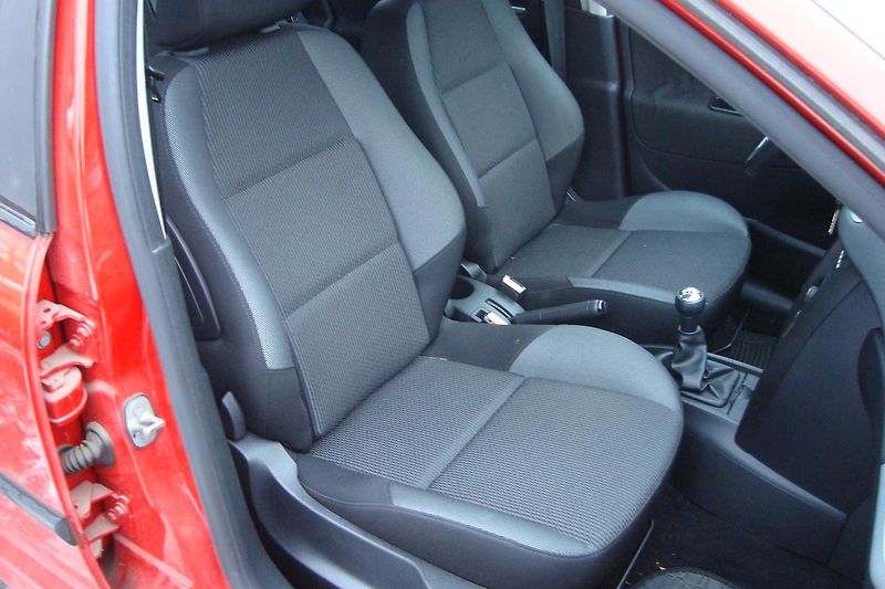 Peugeot 207 (2010) 1.4i, Zakoup.v ČR, Naj.70 Tis. - fotka 40 z 52
