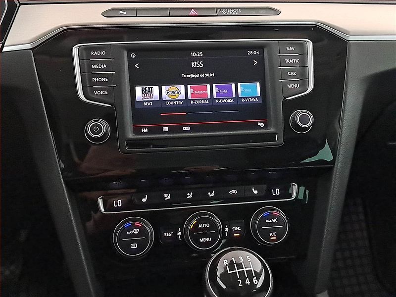 Volkswagen Passat (2015) 2.0 TDI, 4X4, Navi, Tempomat - fotka 12 z 18