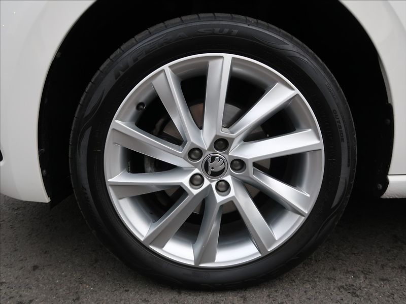 Škoda Scala 1,6 TDi,85kW,Style,1majČR,DPH - fotka 24 z 28