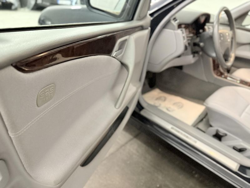 Mercedes-Benz Třídy E (2001) 280I V6 ,150kw, velmi krásný!! - fotka 26 z 35