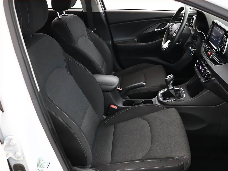 Hyundai i30 (2021) 1.5 T-GDI MHEV, ČR,1.maj - fotka 7 z 16