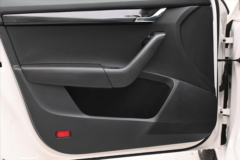 Škoda Octavia 1,5 TSI 110kW Style Záruka až - fotka 23 z 29