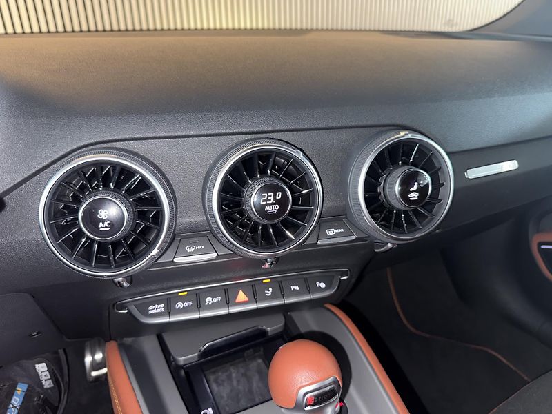 Audi TT 45 TFSI Coupé Exclusive B&O CZ - fotka 37 z 37
