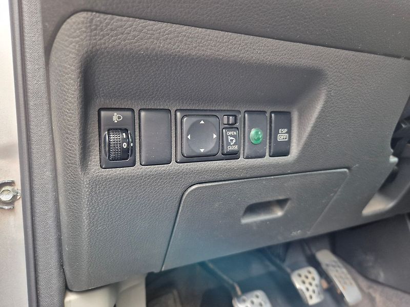 Nissan X-Trail 2.2dCi 100kW 4x4, tažné, webas - fotka 18 z 29