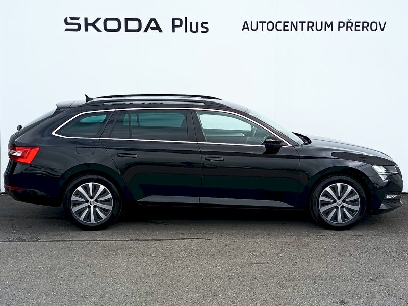 Škoda Superb (2022) 2.0TDI 110kW DSG COMFORT PLUS - fotka 33 z 35