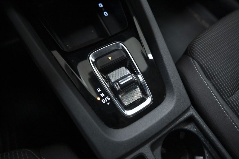 Škoda Octavia 2,0 TDI DSG VÝHŘEV 1. MAJ ČR - fotka 22 z 38