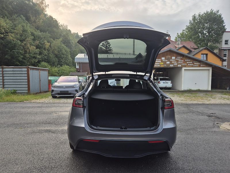 Tesla Model Y ZAMLUVENO ! - fotka 14 z 49