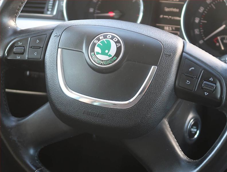 Škoda Superb (2012) Ambition 2.0 TDI, Serv.kniha - fotka 27 z 28