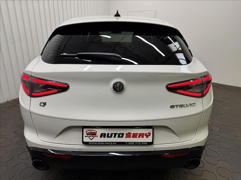 Alfa Romeo Stelvio VELOCE 154kW Q4 TAŽNÉ MATRIX - fotka 7 z 41
