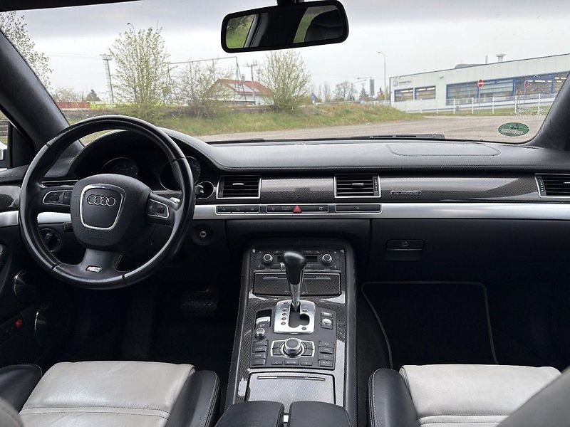 Audi S8 (2008) Audi S8, 5.2V10 331kW - fotka 20 z 21