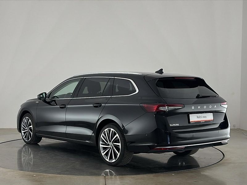 Škoda Superb Laurin & Klement 4x4 DSG - fotka 15 z 31