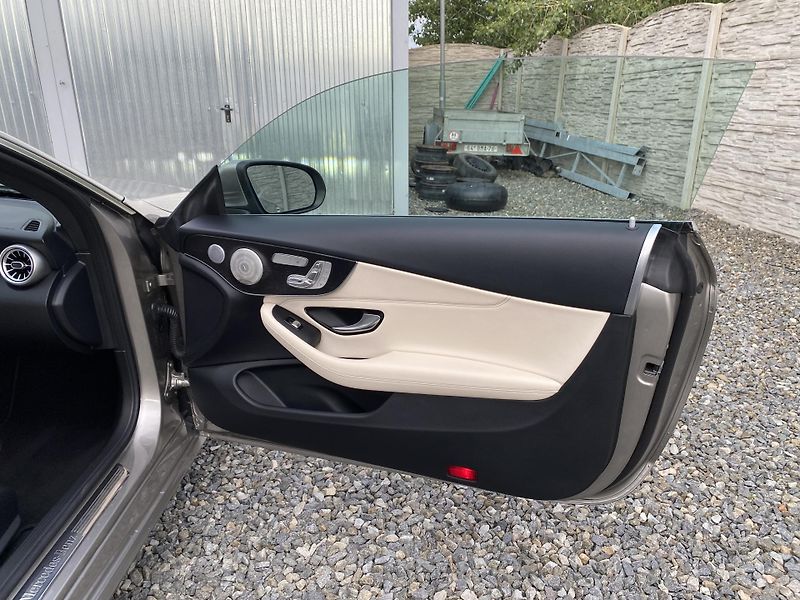 Mercedes-Benz Třídy C C 400 COUPE 4MATIC 51.000KM - fotka 109 z 149