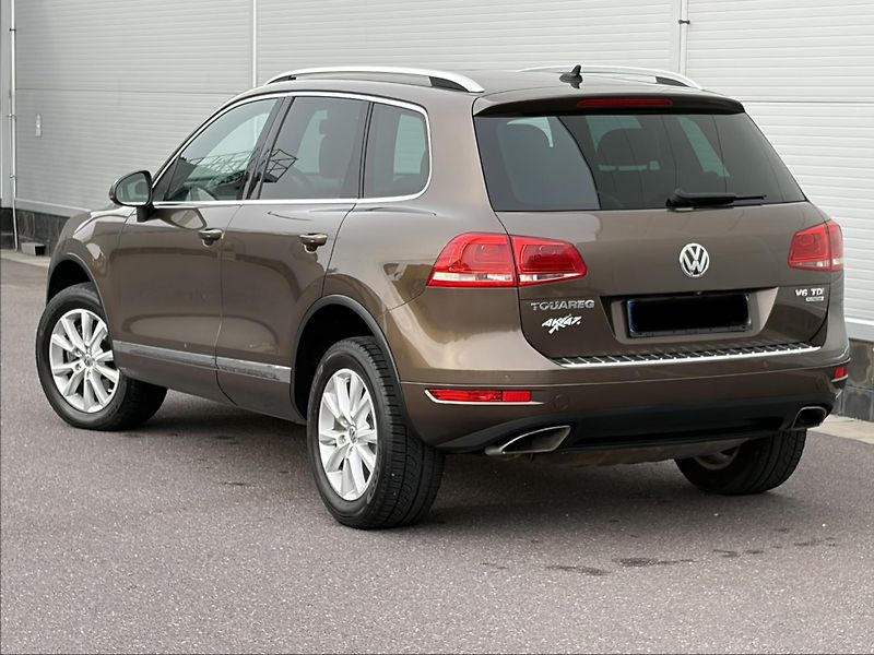 Volkswagen Touareg (2011) 180kW/PLNÝ SERVIS/N.ROZVODY/ - fotka 3 z 22