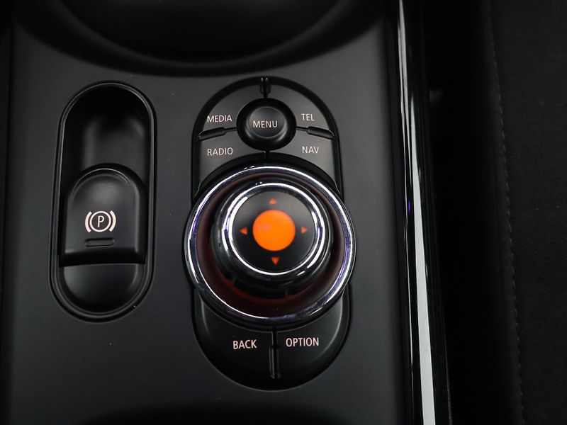 Mini Clubman 2,0 JCW ALL4 170kW H&K Aut - fotka 21 z 30