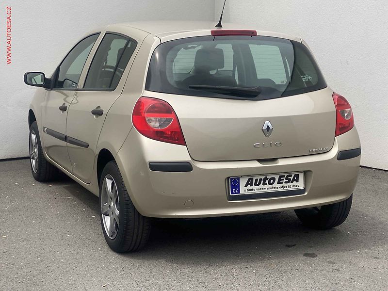 Renault Clio (2007) 1.2i, ČR, AC, zmk.řazení - fotka 6 z 16