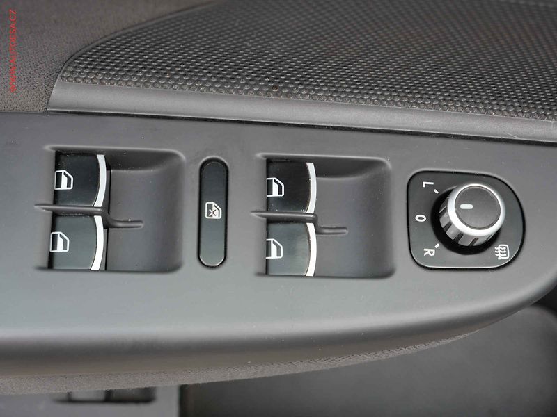 Volkswagen Golf (2006) 1.9 TDi 4x4, AC, temp. STK6 - fotka 11 z 16