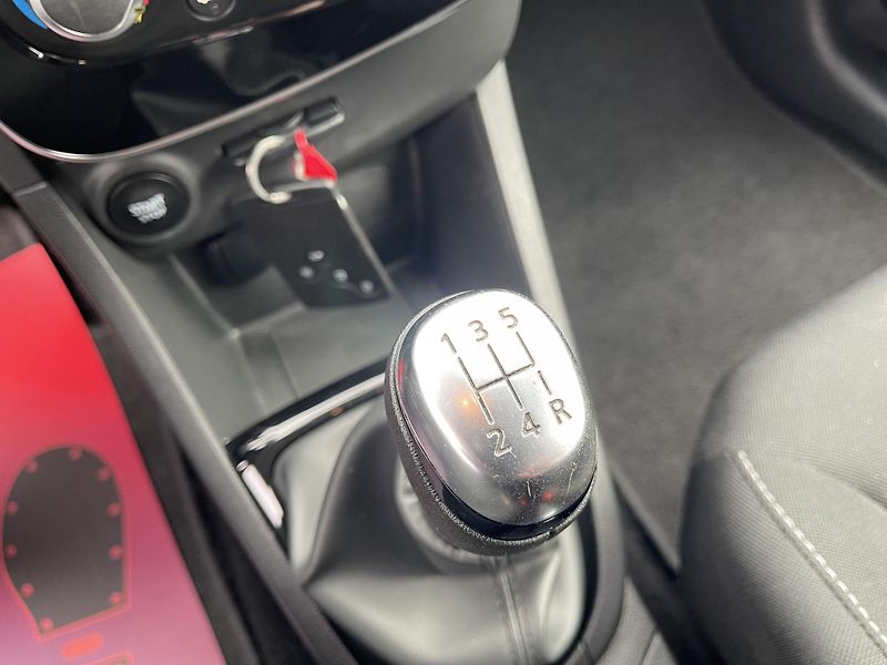 Renault Clio 0,9TCe 90Ps! LIMIT-NAVI-DPH-ČR - fotka 33 z 45