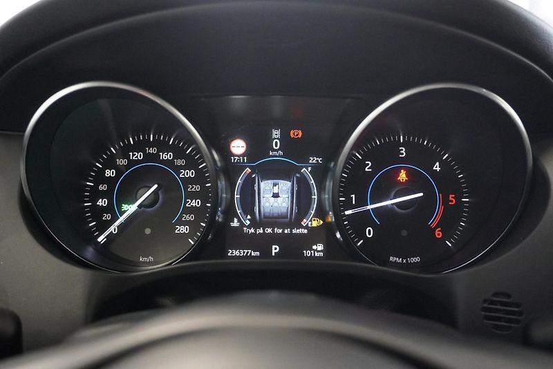 Jaguar F-Pace 3.0D 221 kW 4x4 AUTOMAT 8st. - fotka 20 z 36