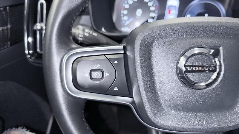Volvo XC40 (2021) T4,Inscription ,REZERVOVÁNO  - fotka 30 z 50