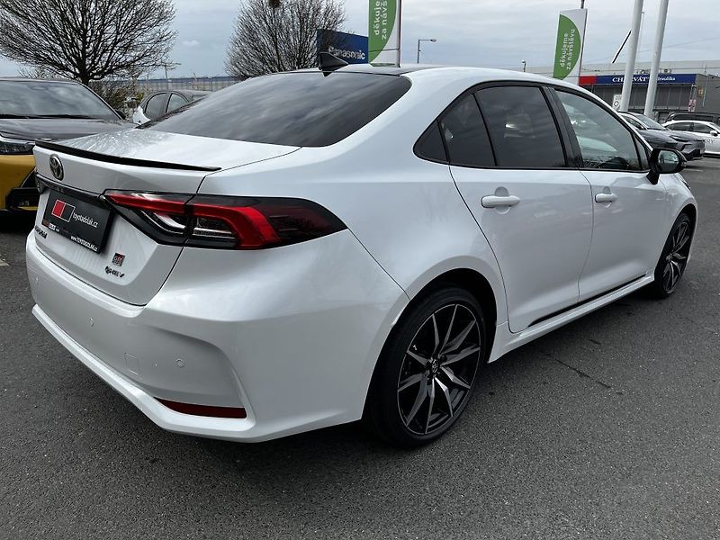 Toyota Corolla 1.8Hybrid GR Sport ODBĚR IHNED - fotka 4 z 29