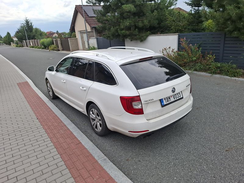 Škoda Superb (2013) 2.0 TDI, 10kW,xenon,facelift - fotka 2 z 15
