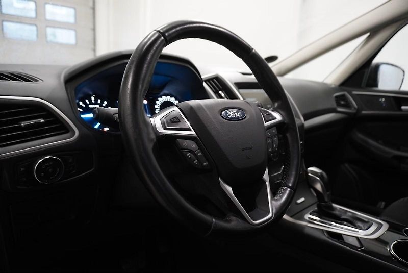 Ford S-MAX  2,0 TDCI 110kW AUTOMAT - fotka 15 z 35