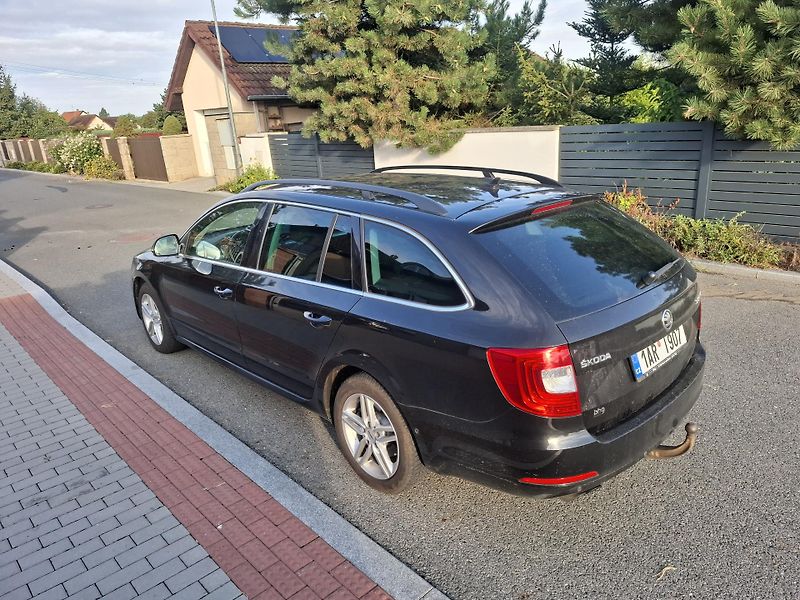 Škoda Superb (2015) 2.0TDI,DSG,xenon,NAVI - fotka 2 z 17