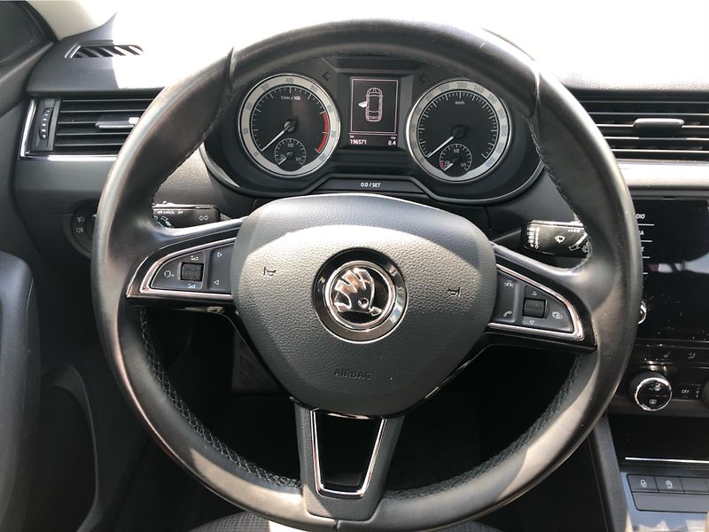 Škoda Octavia 1,4 TGI  STYLE - fotka 17 z 28
