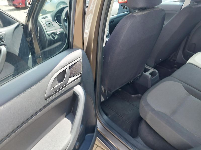 Škoda Yeti (2013) 2.0TDi Active 4x4 - fotka 20 z 40