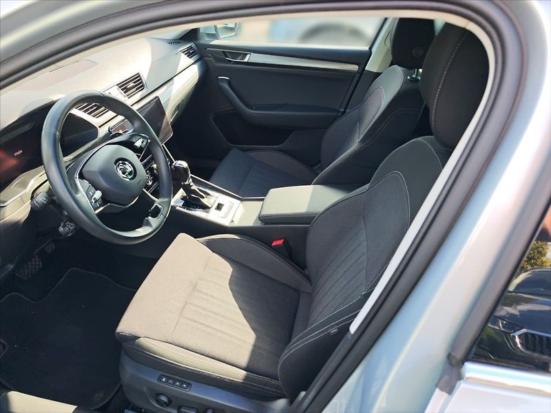 Škoda Superb 2,0 TDI 110 Style DSG - fotka 7 z 11
