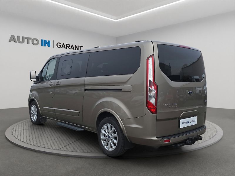 Ford Tourneo Custom (2020) 2.0 EcoBlue MHEV 136kW, 1. Maj - fotka 7 z 22