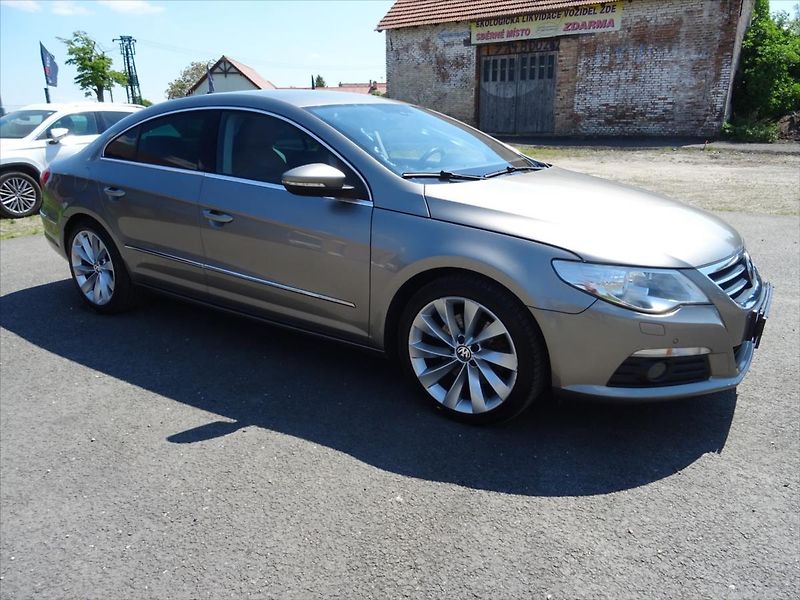 Volkswagen Passat CC 2,0 TDi 100 kW - fotka 2 z 26