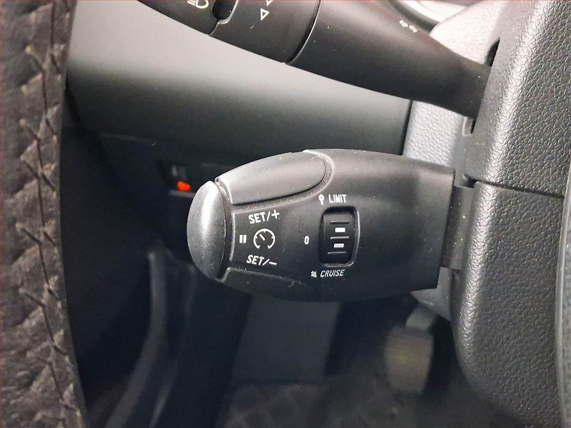Peugeot 308 (2009) 1.6 HDi, po STK, Tažné - fotka 16 z 22