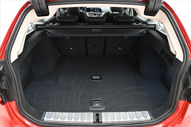 BMW Řada 3 2,0 320d 140 kW Steptronic Zár - fotka 10 z 32