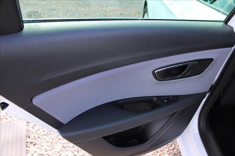 Seat Leon 1,6 TDi ST 85kW STYLE,serviska - fotka 28 z 42