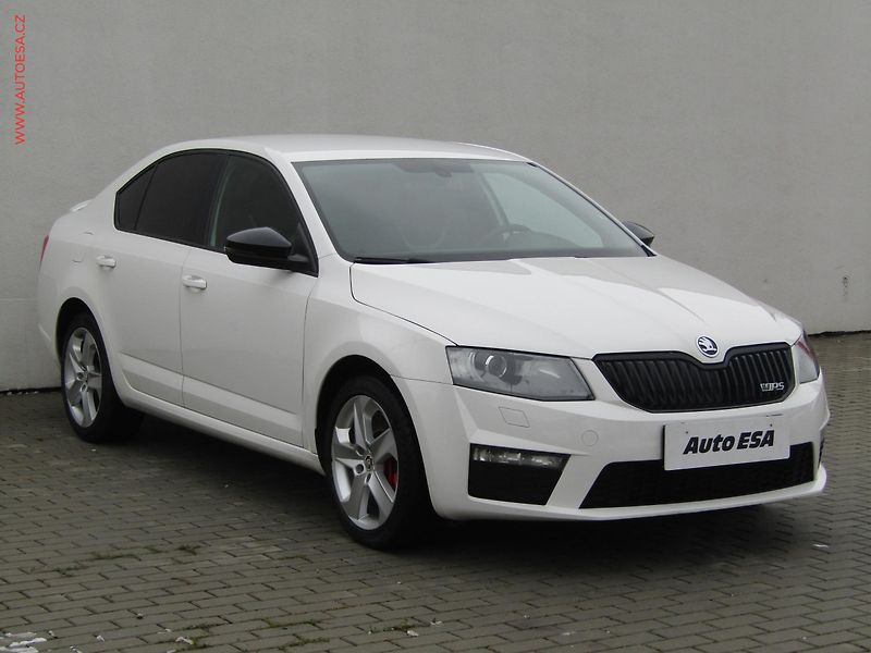 Škoda Octavia (2014) 2.0TDi, ČR, bixen, autoAC - fotka 1 z 16